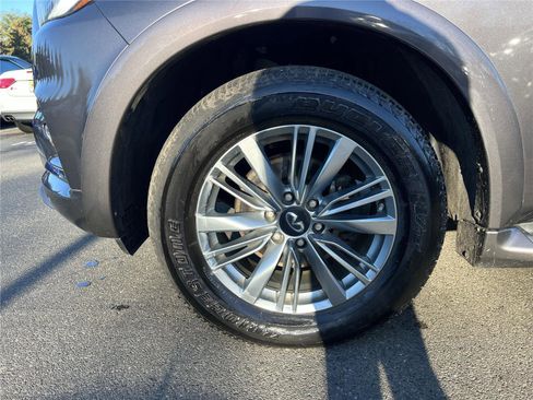 Used 2022 INFINITI QX80 Luxe w/ All-Season Package image 7