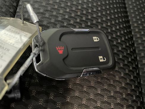 Used 2024 GMC Terrain SLE image 22