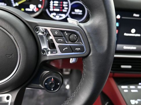 Used 2022 Porsche Cayenne Turbo S image 21