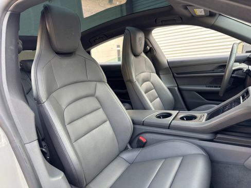 Used 2022 Porsche Taycan RWD image 36