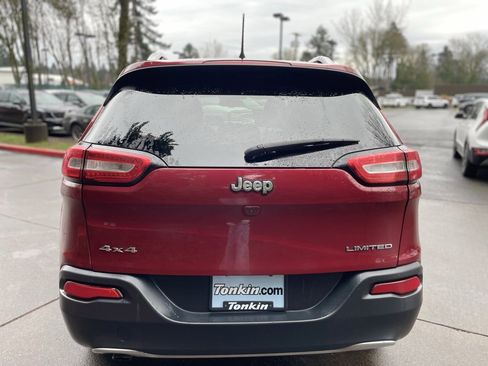 Used 2016 Jeep Cherokee Limited image 5