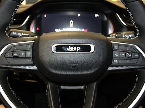 New 2026 Jeep Grand Cherokee Laredo X AWD/4WD image 11