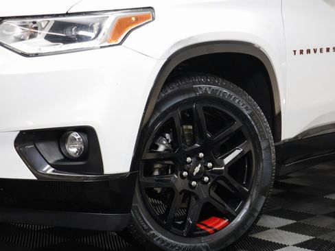 Used 2021 Chevrolet Traverse Premier w/ Redline Edition image 3