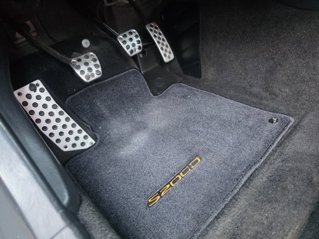 Used 2004 Honda S2000 image 23