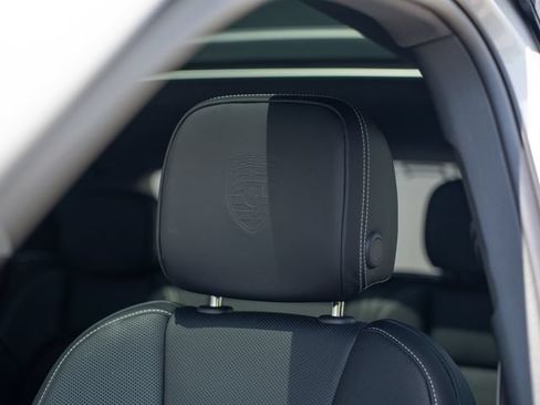 Certified 2026 Porsche Macan S AWD/4WD image 20