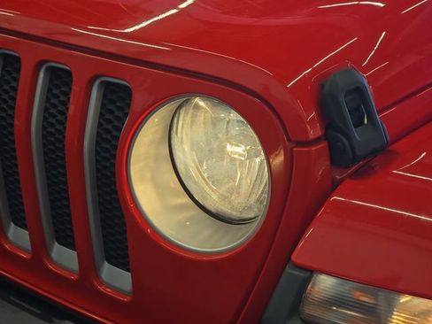 Used 2019 Jeep Wrangler Unlimited Sahara AWD/4WD image 30