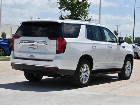 Used 2023 GMC Yukon SLT w/ SLT Premium Package RWD image 9
