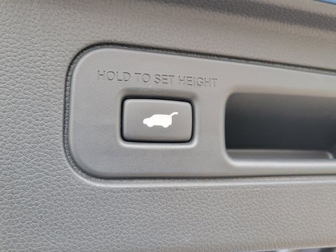 Certified 2025 Honda Pilot TrailSport image 9