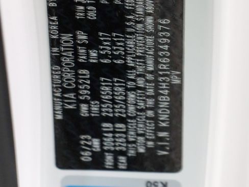 Used 2024 Kia Carnival LX FWD image 33