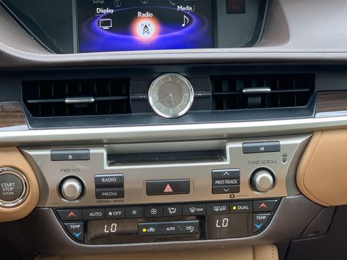 Used 2017 Lexus ES 350 w/ Premium Package FWD image 28