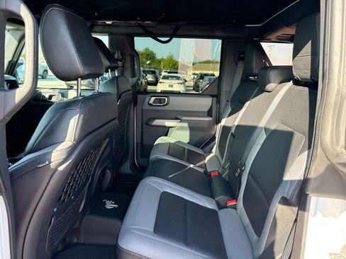 Used 2021 Ford Bronco Black Diamond w/ Sasquatch Package AWD/4WD image 24