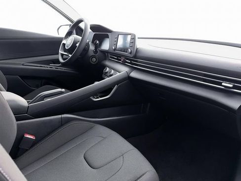 New 2026 Hyundai Elantra SE image 15