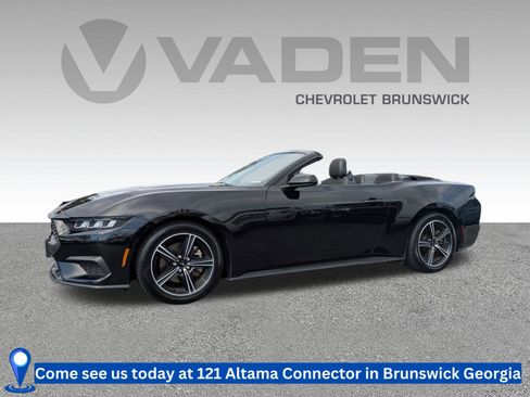 Used 2024 Ford Mustang Convertible image 1