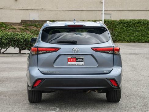 Used 2023 Toyota Highlander XLE FWD image 8