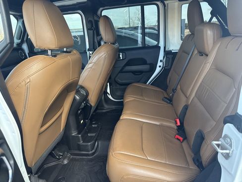 Used 2021 Jeep Wrangler Unlimited Sahara image 11