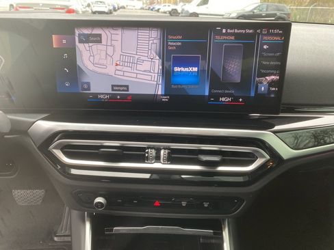 Used 2023 BMW 330i Sedan w/ Premium Package image 13