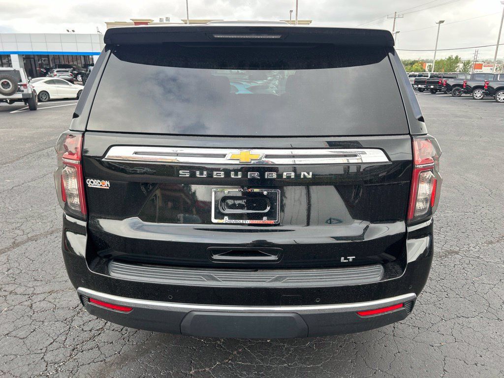 Used 2024 Chevrolet Suburban LT AWD/4WD image 6