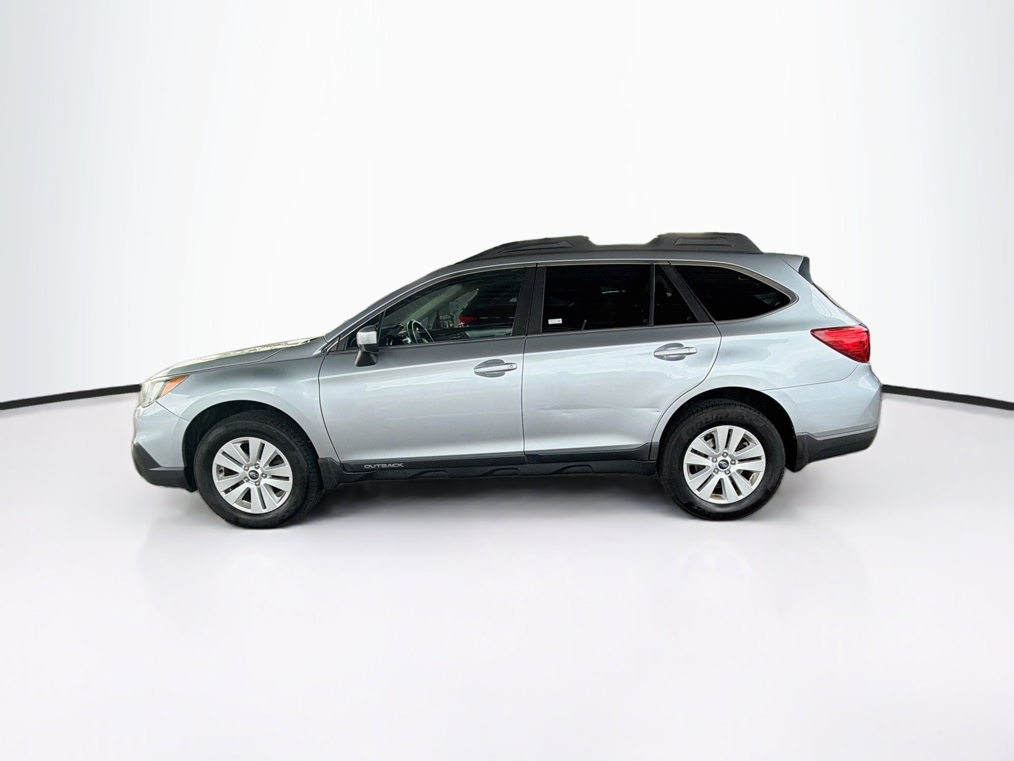 Used 2017 Subaru Outback 2.5i Premium AWD/4WD image 4