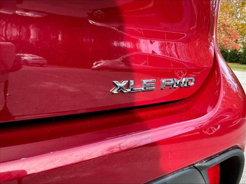 Used 2023 Toyota Highlander XLE image 30