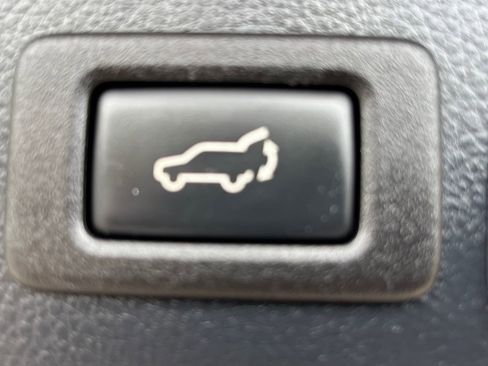 Used 2018 Subaru Forester 2.5i Limited image 24