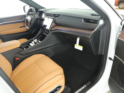 New 2025 Jeep Grand Cherokee L Summit image 20
