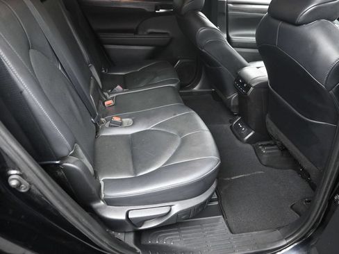 Used 2020 Toyota Highlander Limited AWD/4WD image 10
