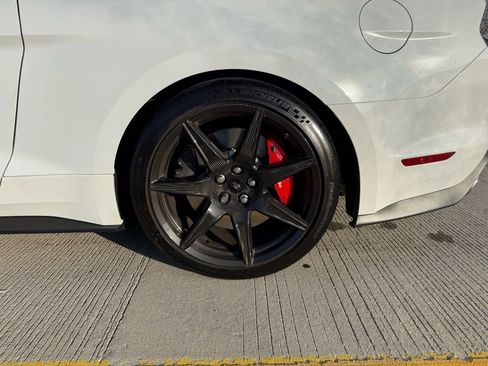 Used 2021 Ford Mustang Shelby GT500 w/ Carbon Fiber Track Pack image 8