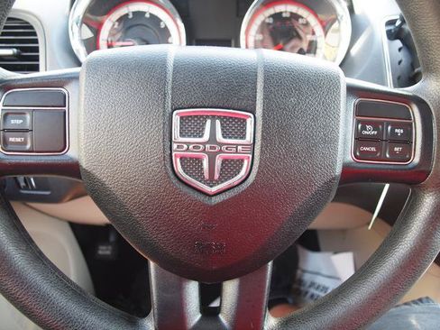 Used 2019 Dodge Grand Caravan SE FWD image 10