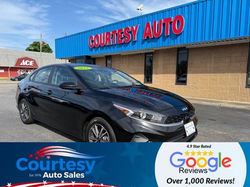 Used 2023 Kia Forte LXS FWD image 1