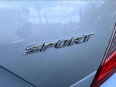 Used 2019 Honda Civic Sport image 8