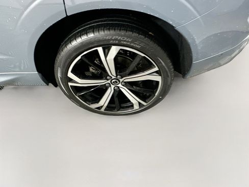 Used 2023 Volvo XC60 B5 Ultimate w/ Protection Package Premier image 11