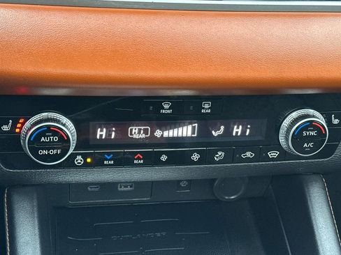 Used 2023 Mitsubishi Outlander SEL image 24