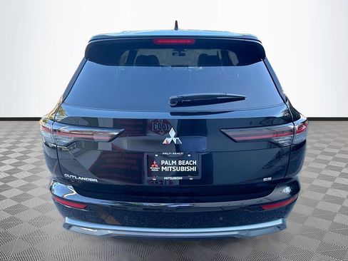 New 2026 Mitsubishi Outlander SE image 6