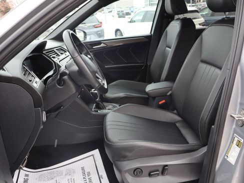 Used 2023 Volkswagen Tiguan SE R-Line image 10