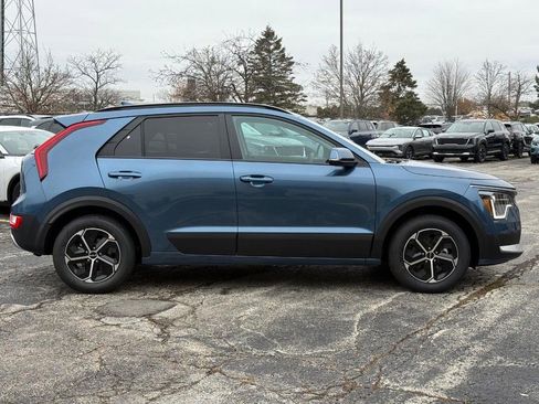 New 2026 Kia Niro EX image 2