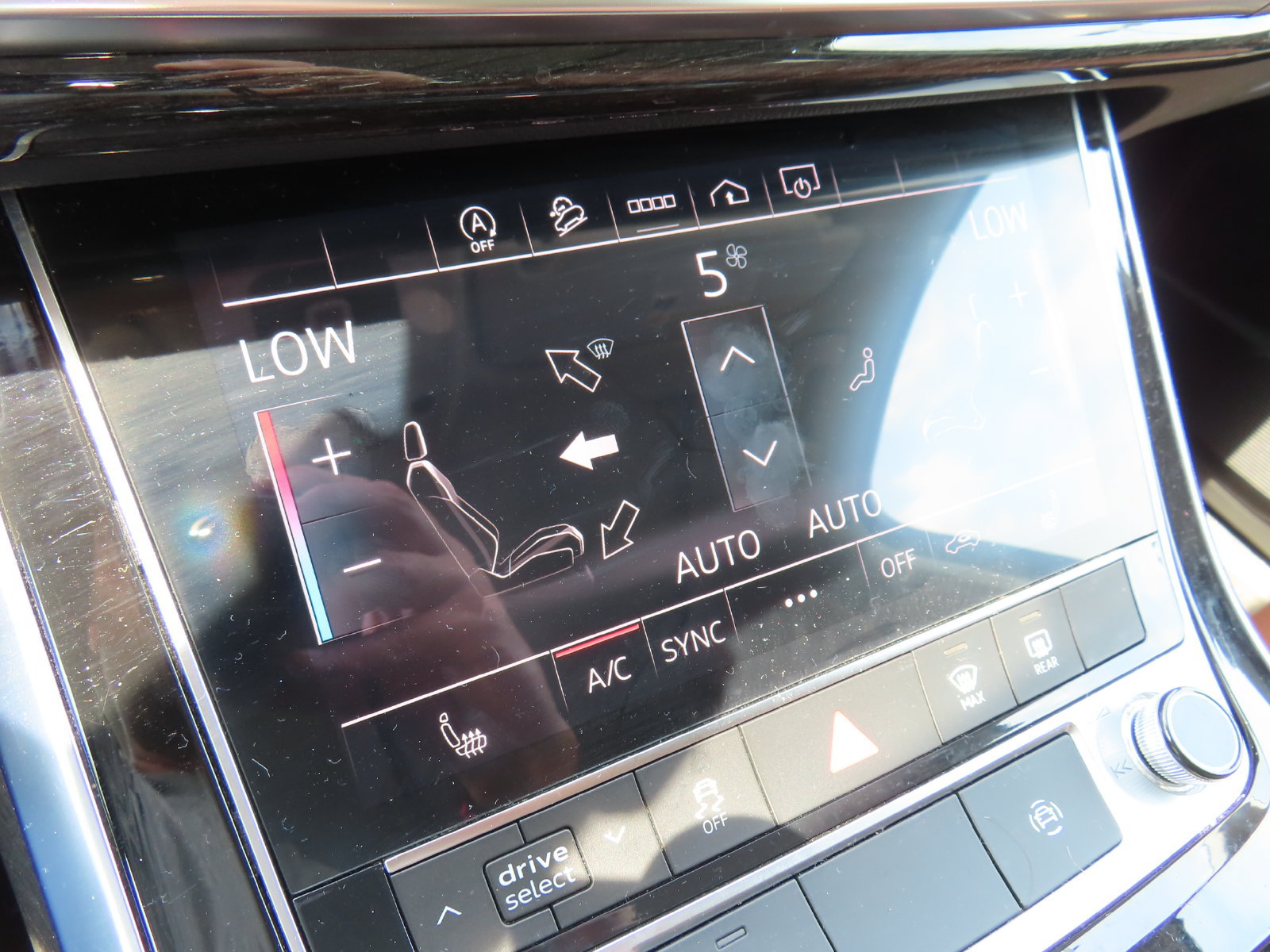 Used 2023 Audi Q7 3.0T Premium Plus AWD/4WD image 25