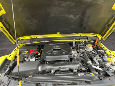 Used 2023 Jeep Wrangler Unlimited Rubicon 4xe w/ Steel Bumper Group image 30