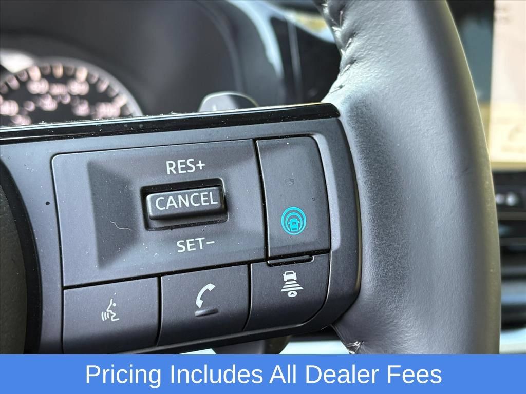 Used 2024 Nissan Pathfinder SL AWD/4WD image 13