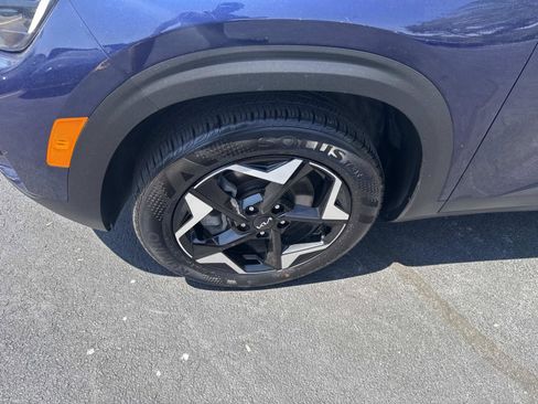 Used 2024 Kia Seltos EX AWD/4WD image 12