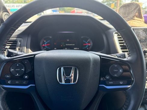 Used 2022 Honda Pilot Black Edition image 3