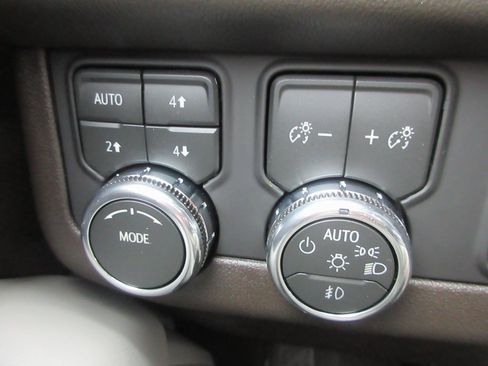 New 2026 GMC Yukon Elevation w/ Elevation Premium Package image 16