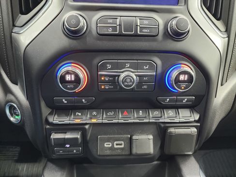 Used 2020 Chevrolet Silverado 1500 LT Trail Boss image 15