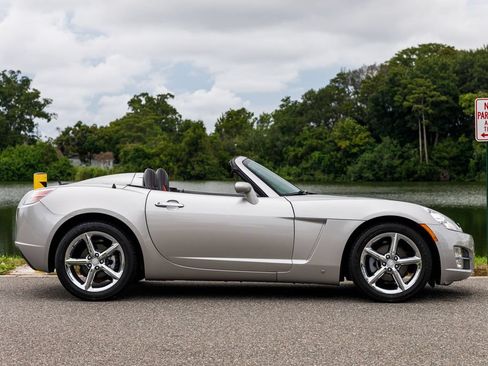 Used 2008 Saturn Sky w/ Premium Trim Package RWD image 2