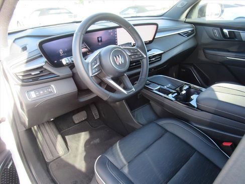 Used 2025 Buick Enclave Sport Touring image 17