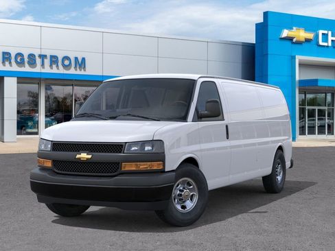 New 2026 Chevrolet Express 3500 Extended RWD image 6