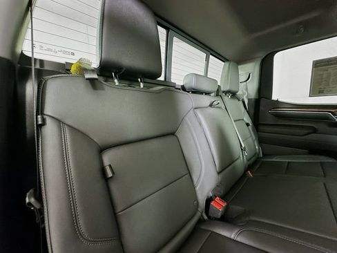 Used 2024 Chevrolet Silverado 1500 LT Trail Boss w/ LT Trail Boss Premium Package AWD/4WD image 30