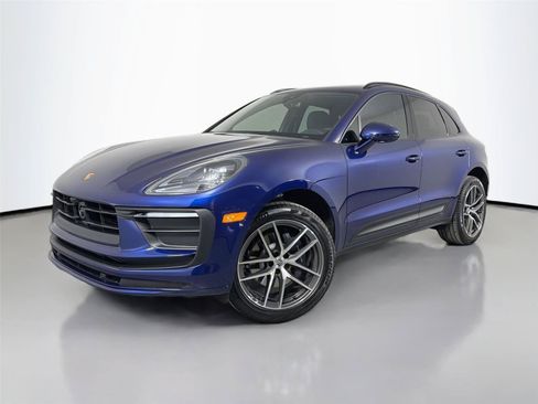 Certified 2026 Porsche Macan AWD/4WD image 1