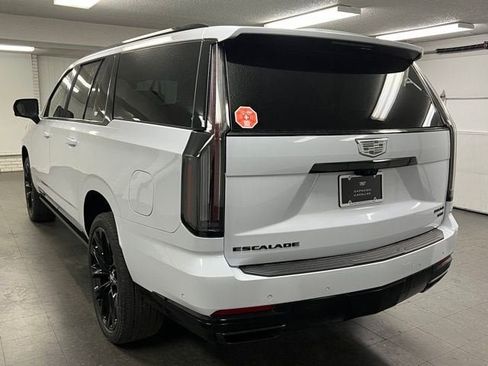 New 2026 Cadillac Escalade ESV Platinum Sport w/ LPO, ONYX Package AWD/4WD image 3