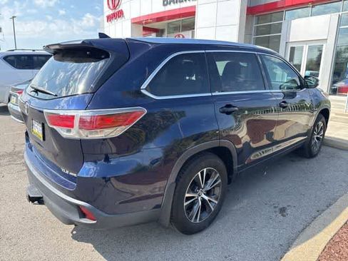 Used 2016 Toyota Highlander XLE AWD/4WD image 3