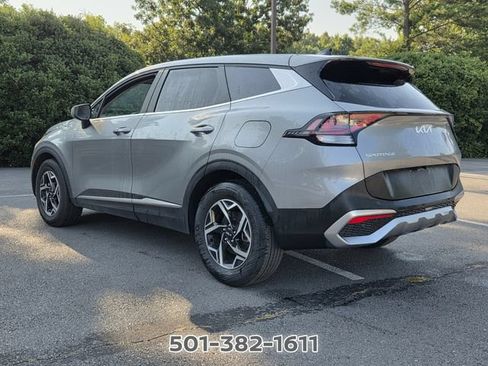 Used 2025 Kia Sportage LX FWD image 3